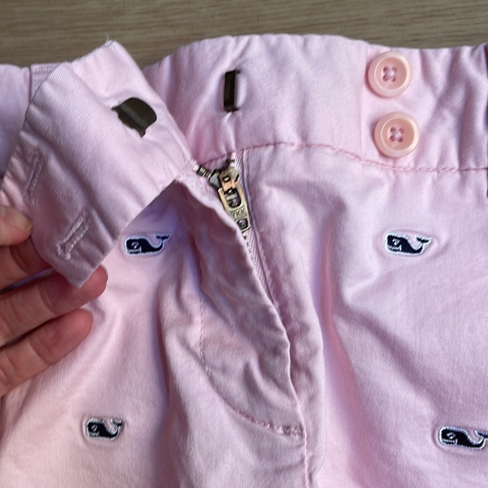 vineyard Vines pink low rise shorts. Size 2 - Picture 5 of 5